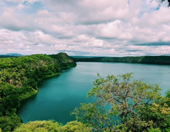 1-day trip to Lake Chala tour